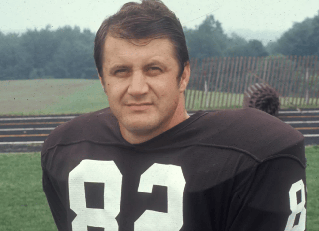 Jim Houston, linebacker for the Cleveland Browns