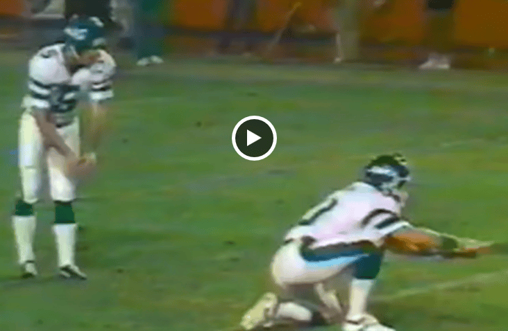 Watch Pat Ryan score on a singleton in 1983 while with the New York Jets.